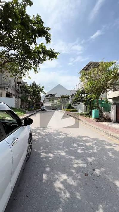 بحریہ ٹاؤن فیز 8 ۔ سیکٹر ایف - 2 بحریہ ٹاؤن فیز 8,بحریہ ٹاؤن راولپنڈی,راولپنڈی میں 10 مرلہ رہائشی پلاٹ 70.0 لاکھ میں برائے فروخت۔