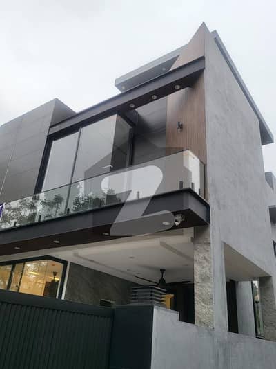 ڈی ایچ اے 11 رہبر سیکٹر 2 ڈی ایچ اے 11 رہبر,لاہور میں 3 کمروں کا 5 مرلہ مکان 3.0 کروڑ میں برائے فروخت۔