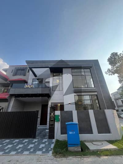 Beautiful House for Sale in Bahria Orchard Lahore Prime Location & Modern Living