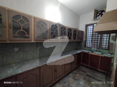 سمن آباد لاہور میں 4 کمروں کا 9 مرلہ مکان 1.6 لاکھ میں کرایہ پر دستیاب ہے۔