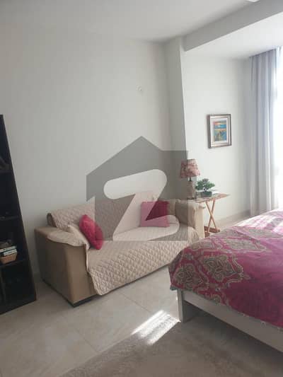 عمار پرل ٹاورز امارکریسنٹ بے,ڈی ایچ اے فیز 8,ڈی ایچ اے ڈیفینس,کراچی میں 2 کمروں کا 7 مرلہ فلیٹ 6.75 کروڑ میں برائے فروخت۔