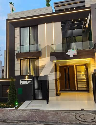 بحریہ آرچرڈ فیز 1 بحریہ آرچرڈ,لاہور میں 3 کمروں کا 5 مرلہ مکان 1.95 کروڑ میں برائے فروخت۔