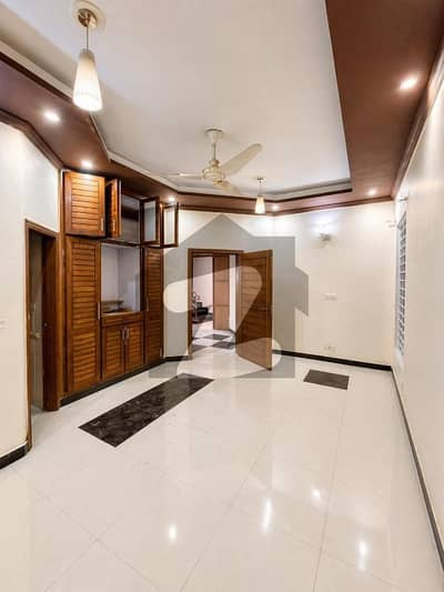 ڈی ۔ 12 اسلام آباد میں 4 کمروں کا 5 مرلہ مکان 1.4 لاکھ میں کرایہ پر دستیاب ہے۔