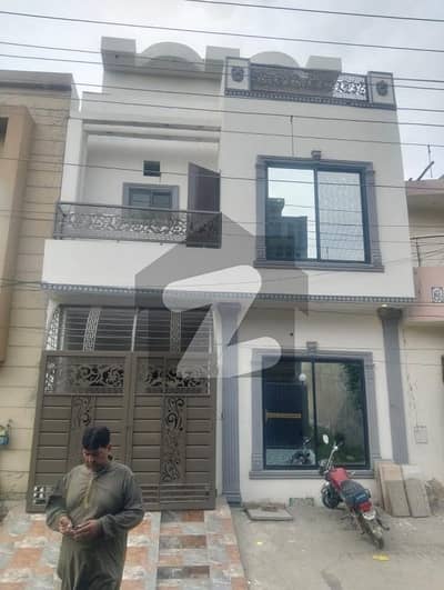 جوبلی ٹاؤن لاہور میں 4 کمروں کا 3 مرلہ مکان 1.5 کروڑ میں برائے فروخت۔