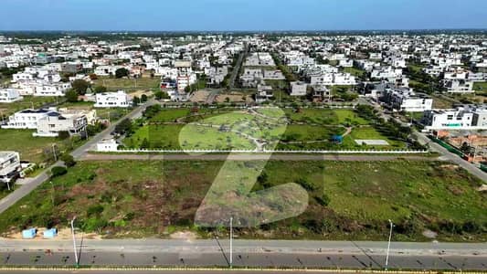 ڈی ایچ اے فیز 7 - بلاک پی فیز 7,ڈیفنس (ڈی ایچ اے),لاہور میں 1 کنال رہائشی پلاٹ 3.68 کروڑ میں برائے فروخت۔