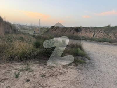 i-15/3. plot 49-C. street 30 Corner size 25*50. Best location for construction with extra land D 95 lac