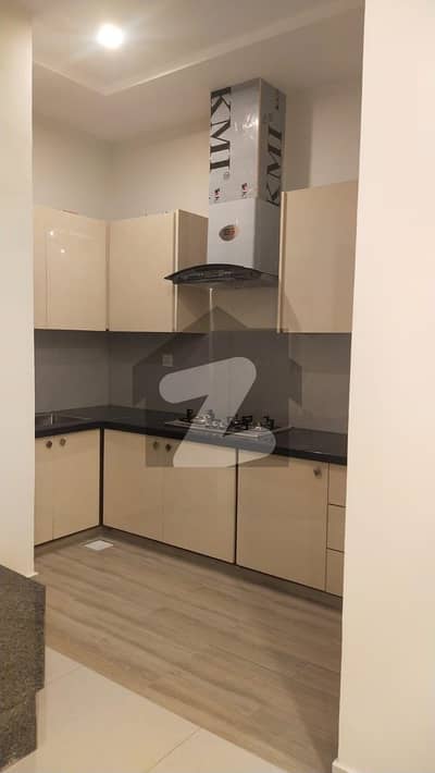 ڈی ایچ اے 11 رہبر لاہور میں 3 کمروں کا 5 مرلہ مکان 2.3 کروڑ میں برائے فروخت۔