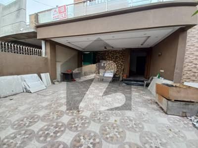 ڈی ایچ اے فیز 4 ڈیفنس (ڈی ایچ اے),لاہور میں 5 کمروں کا 1 کنال مکان 2.5 لاکھ میں کرایہ پر دستیاب ہے۔