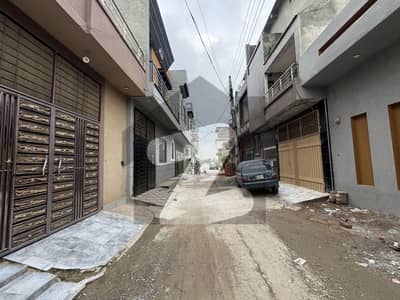 ایلیٹ ٹاؤن لاہور میں 2 کمروں کا 5 مرلہ مکان 84.0 لاکھ میں برائے فروخت۔