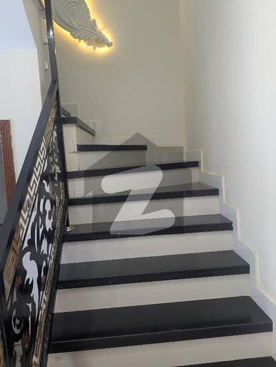 جی ۔ 15 اسلام آباد میں 5 کمروں کا 7 مرلہ مکان 3.6 کروڑ میں برائے فروخت۔