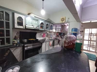 سکیم 33 کراچی میں 5 کمروں کا 5 مرلہ مکان 2.65 کروڑ میں برائے فروخت۔