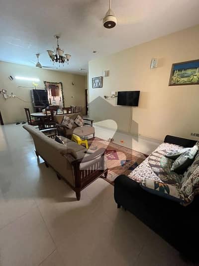 گلستانِِ جوہر ۔ بلاک 12 گلستانِ جوہر,کراچی میں 6 کمروں کا 16 مرلہ مکان 8.5 کروڑ میں برائے فروخت۔