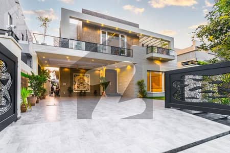 1 KANAL ULTRA MODERN DESIGN HOUSE FOR SALE IN DHA PHASE 7 NEAR TO RAYA GOLF CLUB FACING PARK