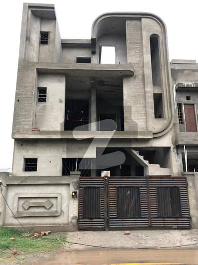 پارک ویو سٹی ۔ کرسٹل بلاک پارک ویو سٹی,لاہور میں 4 کمروں کا 5 مرلہ مکان 1.5 کروڑ میں برائے فروخت۔