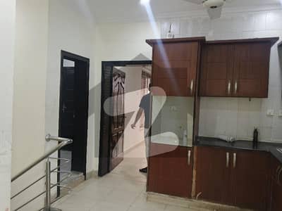 بحریہ ٹاؤن فیز 2 بحریہ ٹاؤن راولپنڈی,راولپنڈی میں 4 کمروں کا 12 مرلہ بالائی پورشن 70.0 ہزار میں کرایہ پر دستیاب ہے۔