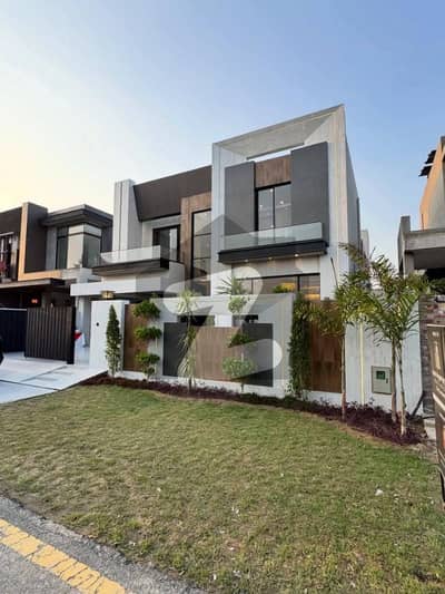 ڈی ایچ اے ڈیفینس فیز 2 ڈی ایچ اے ڈیفینس,اسلام آباد میں 5 کمروں کا 1 کنال مکان 3.35 لاکھ میں کرایہ پر دستیاب ہے۔