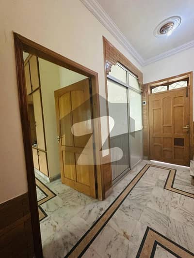 G-11/3 FALT (1100) SQRFT IST FLOOR FOR SALE