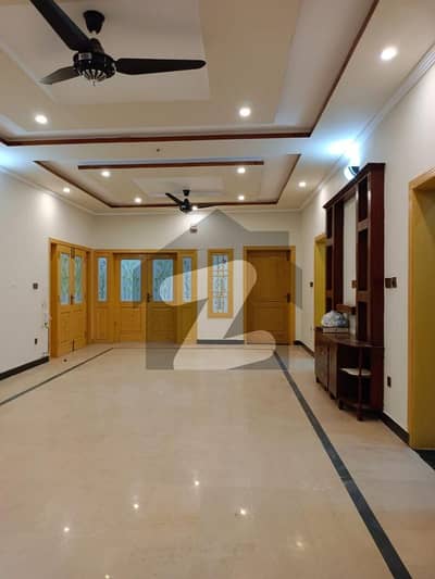 بنی گالہ اسلام آباد میں 3 کمروں کا 1 کنال زیریں پورشن 1.3 لاکھ میں کرایہ پر دستیاب ہے۔