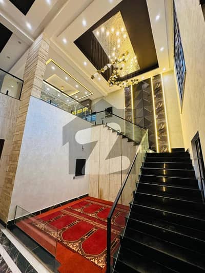 Valencia 1 Kanal House with Masjid Place