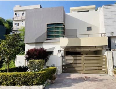 بحریہ ٹاؤن فیز 8 ۔ رفیع بلاک بحریہ ٹاؤن فیز 8,بحریہ ٹاؤن راولپنڈی,راولپنڈی میں 3 کمروں کا 5 مرلہ مکان 1.7 کروڑ میں برائے فروخت۔