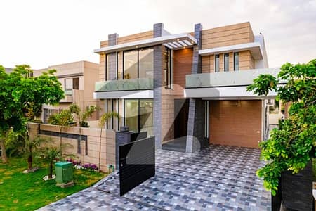 ڈی ایچ اے فیز 7 - بلاک آر فیز 7,ڈیفنس (ڈی ایچ اے),لاہور میں 5 کمروں کا 1 کنال مکان 8.05 کروڑ میں برائے فروخت۔