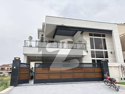 ڈی ۔ 12 اسلام آباد میں 7 کمروں کا 1 کنال مکان 23.0 کروڑ میں برائے فروخت۔