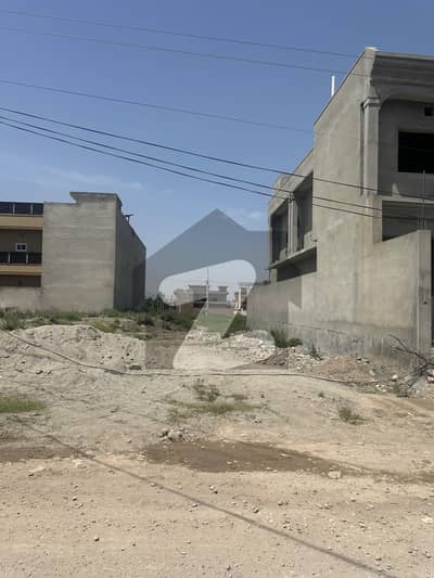 10 Marla exquisite Southerly plot available for sell in regi model town Peshawar,Zone 3 Sector C1