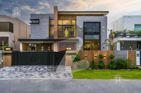 ڈی ایچ اے فیز 7 - بلاک یو فیز 7,ڈیفنس (ڈی ایچ اے),لاہور میں 5 کمروں کا 1 کنال مکان 7.5 کروڑ میں برائے فروخت۔