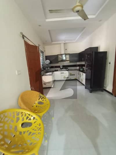 بنی گالہ اسلام آباد میں 2 کمروں کا 7 مرلہ مکان 43.0 ہزار میں کرایہ پر دستیاب ہے۔