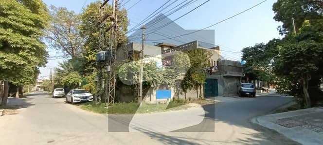 22 Marla Corner House For Sale