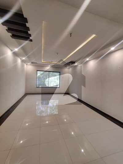 300 Square Yards House In Karachi Is Available For sale