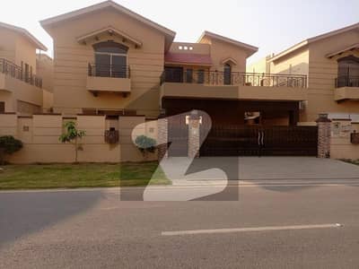 17 Marla 05 Bedroom House Available For Sale In Askari 10 sector F Lahore Cantt