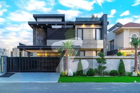 01 KANAL With Basement ULTRA MODERN DESIGN HOUSE FOR SALE IN DHA PHASE 6 NEAR PARK