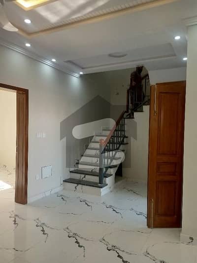 بحریہ انکلیو - سیکٹر این بحریہ انکلیو,بحریہ ٹاؤن,اسلام آباد میں 3 کمروں کا 5 مرلہ مکان 2.7 کروڑ میں برائے فروخت۔