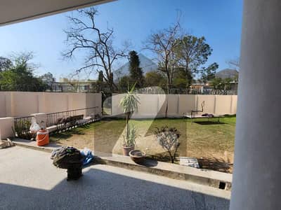 ای ۔ 7 اسلام آباد میں 4 کمروں کا 1 کنال مکان 9.8 لاکھ میں کرایہ پر دستیاب ہے۔