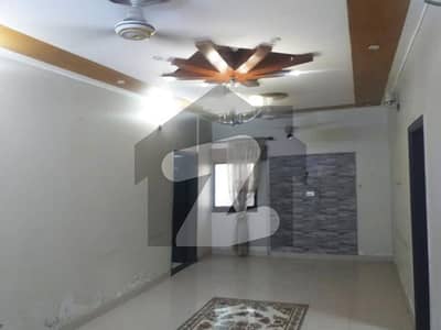 کلفٹن ۔ بلاک 9 کلفٹن,کراچی میں 3 کمروں کا 9 مرلہ فلیٹ 3.0 کروڑ میں برائے فروخت۔