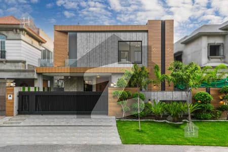 ڈی ایچ اے فیز 7 - بلاک وائے فیز 7,ڈیفنس (ڈی ایچ اے),لاہور میں 5 کمروں کا 1 کنال مکان 6.5 کروڑ میں برائے فروخت۔