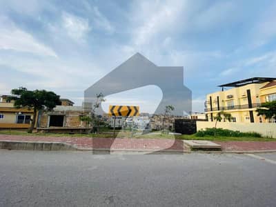 بحریہ ٹاؤن فیز 8 ۔ بلاک ایچ بحریہ ٹاؤن فیز 8,بحریہ ٹاؤن راولپنڈی,راولپنڈی میں 10 مرلہ رہائشی پلاٹ 1.2 کروڑ میں برائے فروخت۔