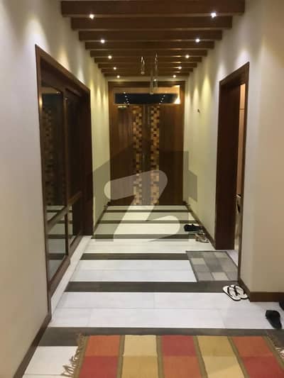 1000 yard dha phase 8 zone ,