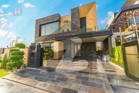 ڈی ایچ اے فیز 7 - بلاک وائے فیز 7,ڈیفنس (ڈی ایچ اے),لاہور میں 5 کمروں کا 1 کنال مکان 7.5 کروڑ میں برائے فروخت۔