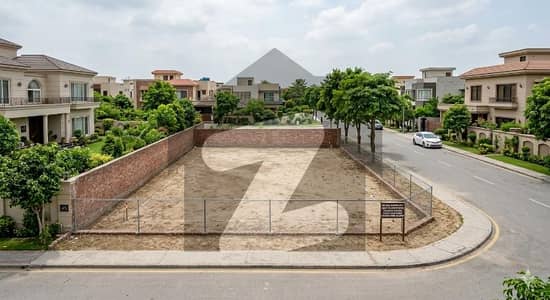 20 Marla Residential Plot For Sale on 150 feet in Z1 block