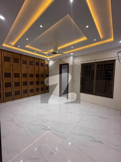 بحریہ ٹاؤن فیز 8 بحریہ ٹاؤن راولپنڈی,راولپنڈی میں 3 کمروں کا 10 مرلہ زیریں پورشن 55.0 ہزار میں کرایہ پر دستیاب ہے۔