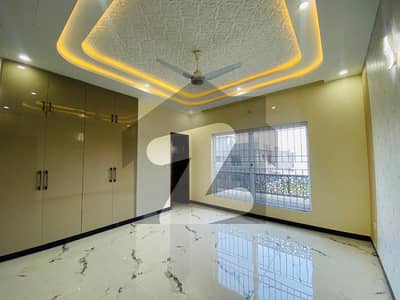 10 Marla House For Rent phase 8