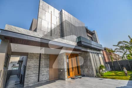 Owner Needy Kanal Near Huge Park & Carrefour Well Maintained Bungalow For Sale In DHA