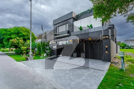 ڈی ایچ اے فیز 6 - بلاک سی فیز 6,ڈیفنس (ڈی ایچ اے),لاہور میں 5 کمروں کا 1 کنال مکان 24.99 کروڑ میں برائے فروخت۔