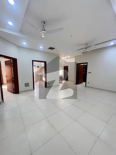 بحریہ گرینز۔ اوورسیز انکلیو - سیکٹر 2 بحریہ گرینز۔ اوورسیز انکلیو,بحریہ ٹاؤن فیز 8,بحریہ ٹاؤن راولپنڈی,راولپنڈی میں 5 کمروں کا 10 مرلہ مکان 4.1 کروڑ میں برائے فروخت۔