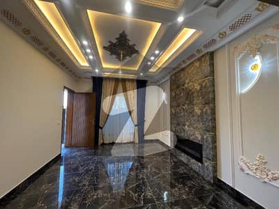 ڈریم گارڈنز ڈیفینس روڈ,لاہور میں 3 کمروں کا 5 مرلہ مکان 2.32 کروڑ میں برائے فروخت۔