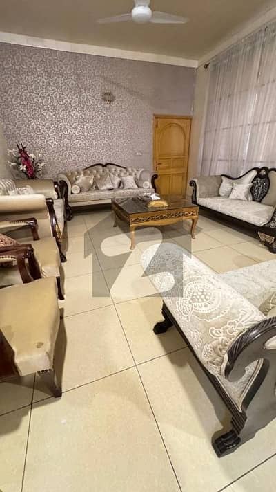 ماڈل ٹاؤن لاہور میں 3 کمروں کا 1 کنال زیریں پورشن 2.25 لاکھ میں کرایہ پر دستیاب ہے۔