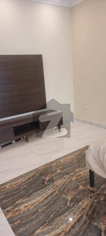 بحریہ انکلیو - سیکٹر جے بحریہ انکلیو,بحریہ ٹاؤن,اسلام آباد میں 5 کمروں کا 8 مرلہ مکان 1.2 لاکھ میں کرایہ پر دستیاب ہے۔