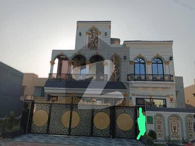 10 Marla Like Brand New Luxury House Available For Sale In Bahria Town Lahore.